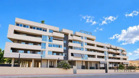 Nueva Santa Lucia: Piso + 2 Garajes y Trastero en Nueva Santa Lucia — en venta