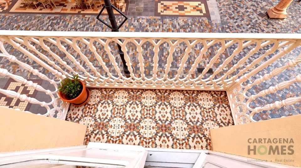 Cinco balcones sobre Santa Florentina en Casco Historico — foto 11