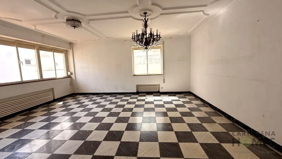 Gran Piso En Plaza Risueño en Casco Historico — foto 9