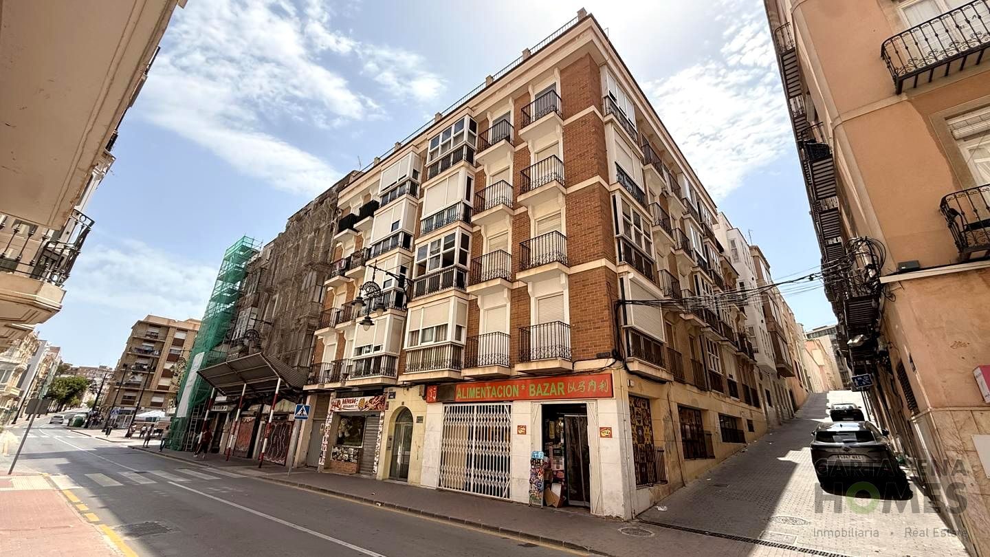 Piso Con Garaje En Calle Duque en Casco Historico — en venta