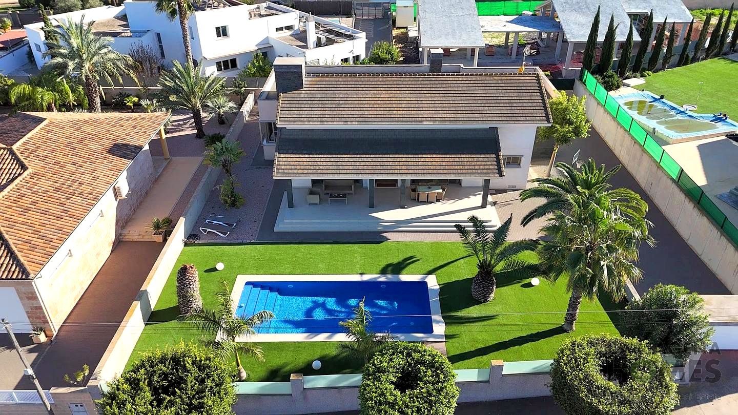 Chaletazo En Planta Baja en Loma de Canteras — foto 2