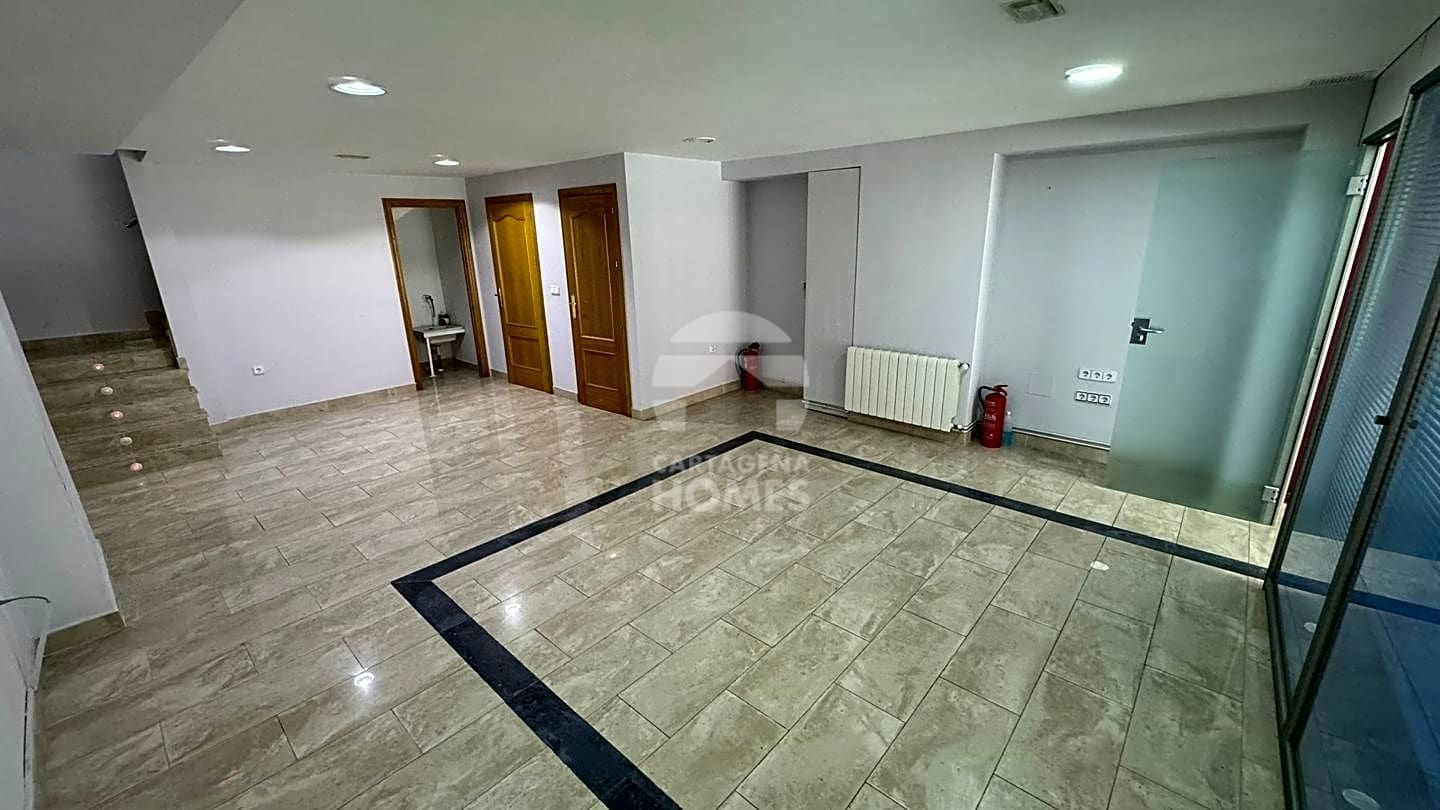 Excelente Local En 2 Plantas En Pleno Centro! en Casco Historico — foto 4
