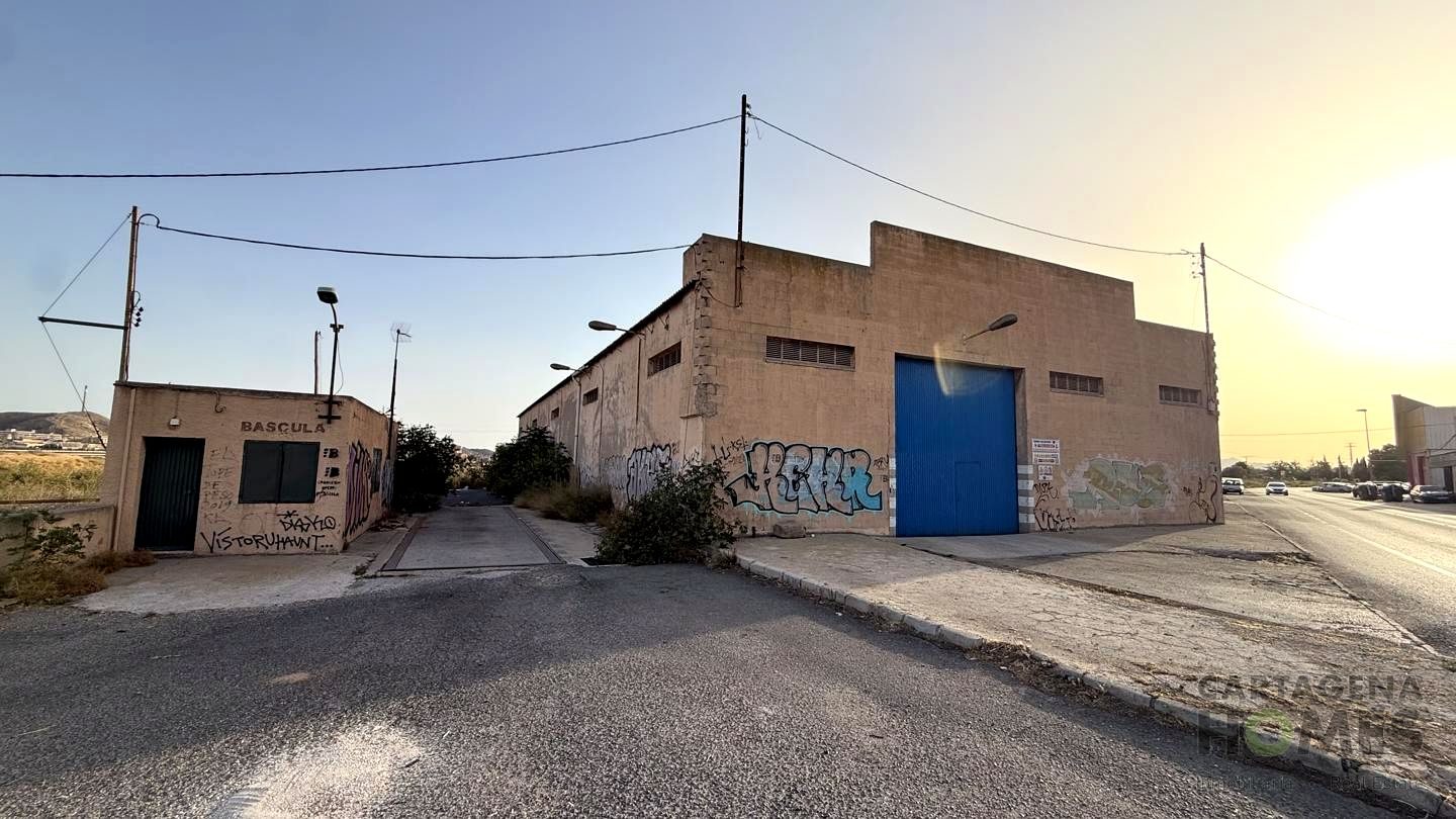 Más de 1.500 m² diáfanos a un paso de Cabezo Beaza en Torreciega — foto 7