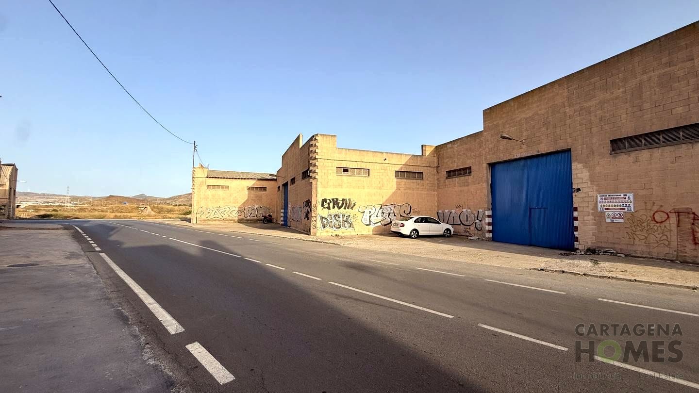 Más de 1.500 m² diáfanos a un paso de Cabezo Beaza en Torreciega — foto 9