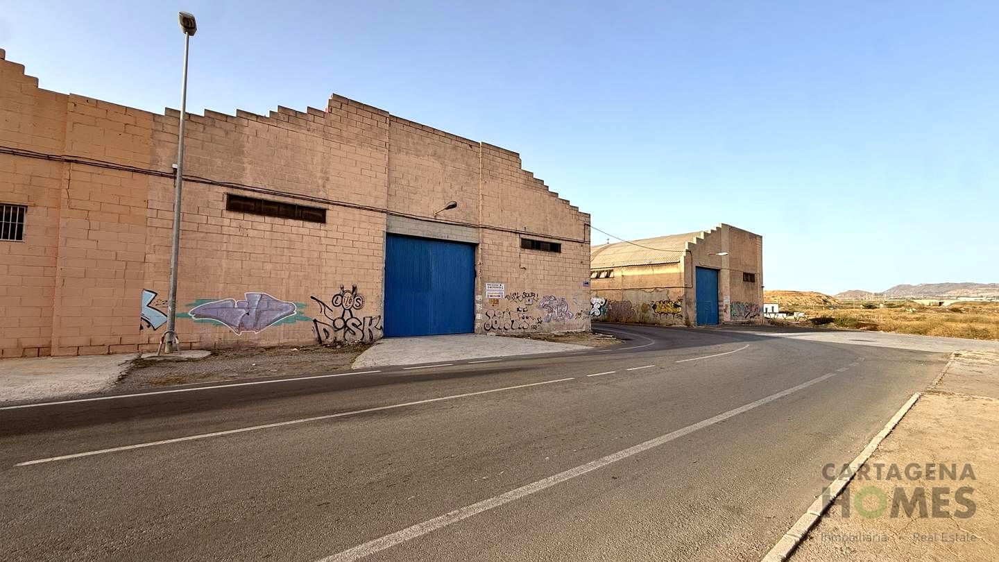 Más de 1.500 m² diáfanos a un paso de Cabezo Beaza en Torreciega — foto 4