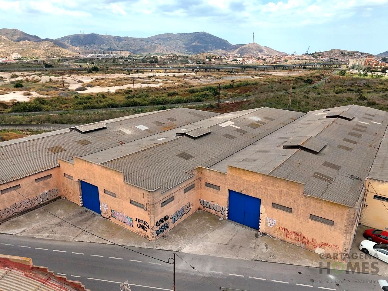 Más de 1.500 m² diáfanos a un paso de Cabezo Beaza en Torreciega — en venta